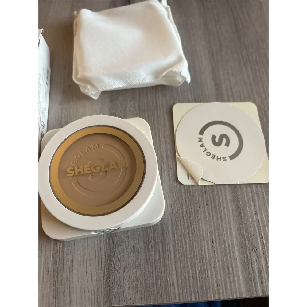 SHEGLAM ~ SKIN FOCUS HIGH COVERAGE POWDER FOUNDATION ~ HONEY ~ 0.39 OZ
